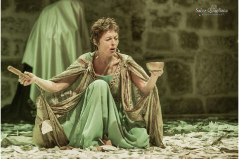 Sarah-Finch---Titania